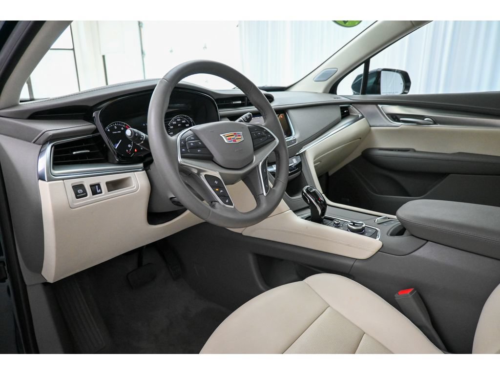 Certified 2025 Cadillac XT5 Premium Luxury AWD/4WD image 34