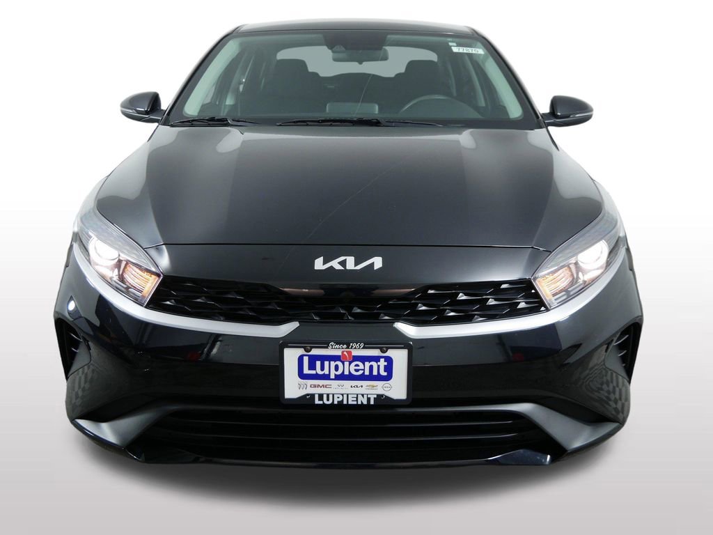 Certified 2023 Kia Forte LXS w/ LXS Technology Package FWD image 3