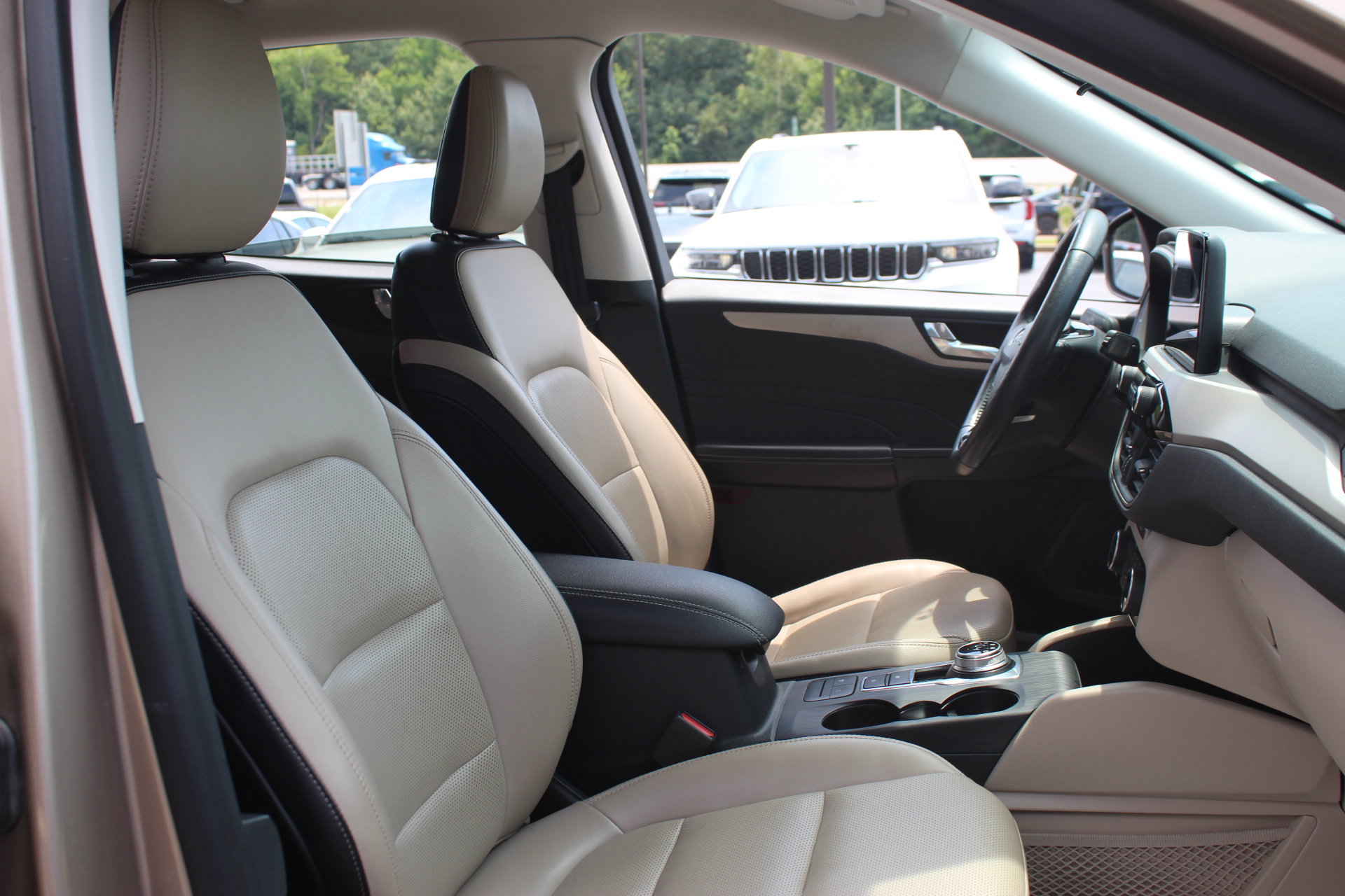 Used 2021 Ford Escape SEL FWD image 33