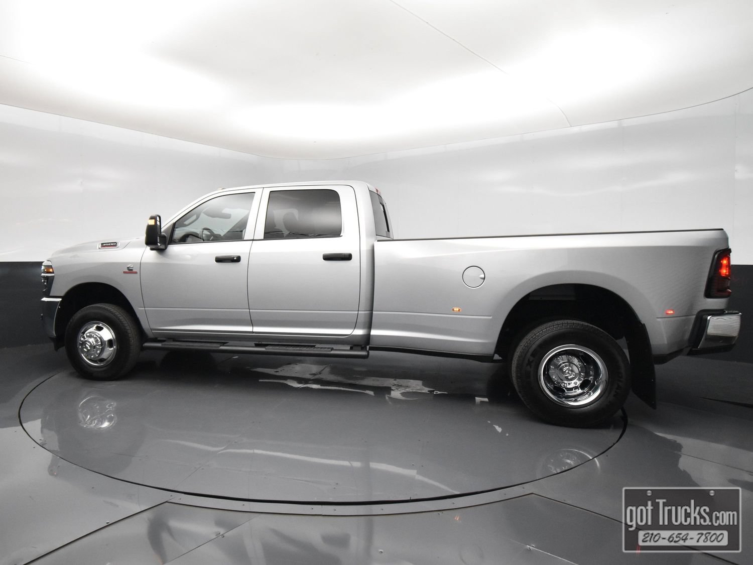 Used 2026 RAM 3500 Tradesman AWD/4WD image 3