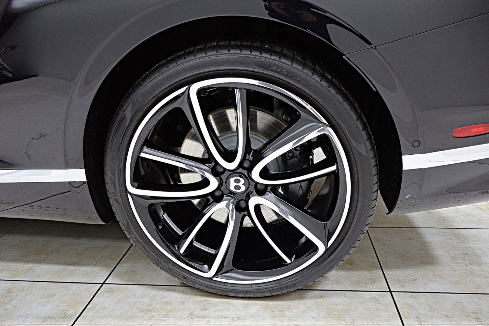 Used 2024 Bentley Continental GT image 47