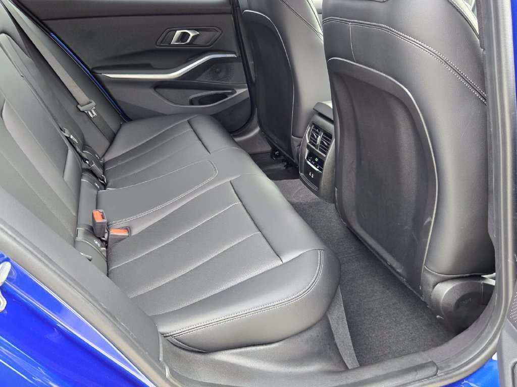 Used 2026 BMW 330i Sedan w/ M Sport Package RWD image 14