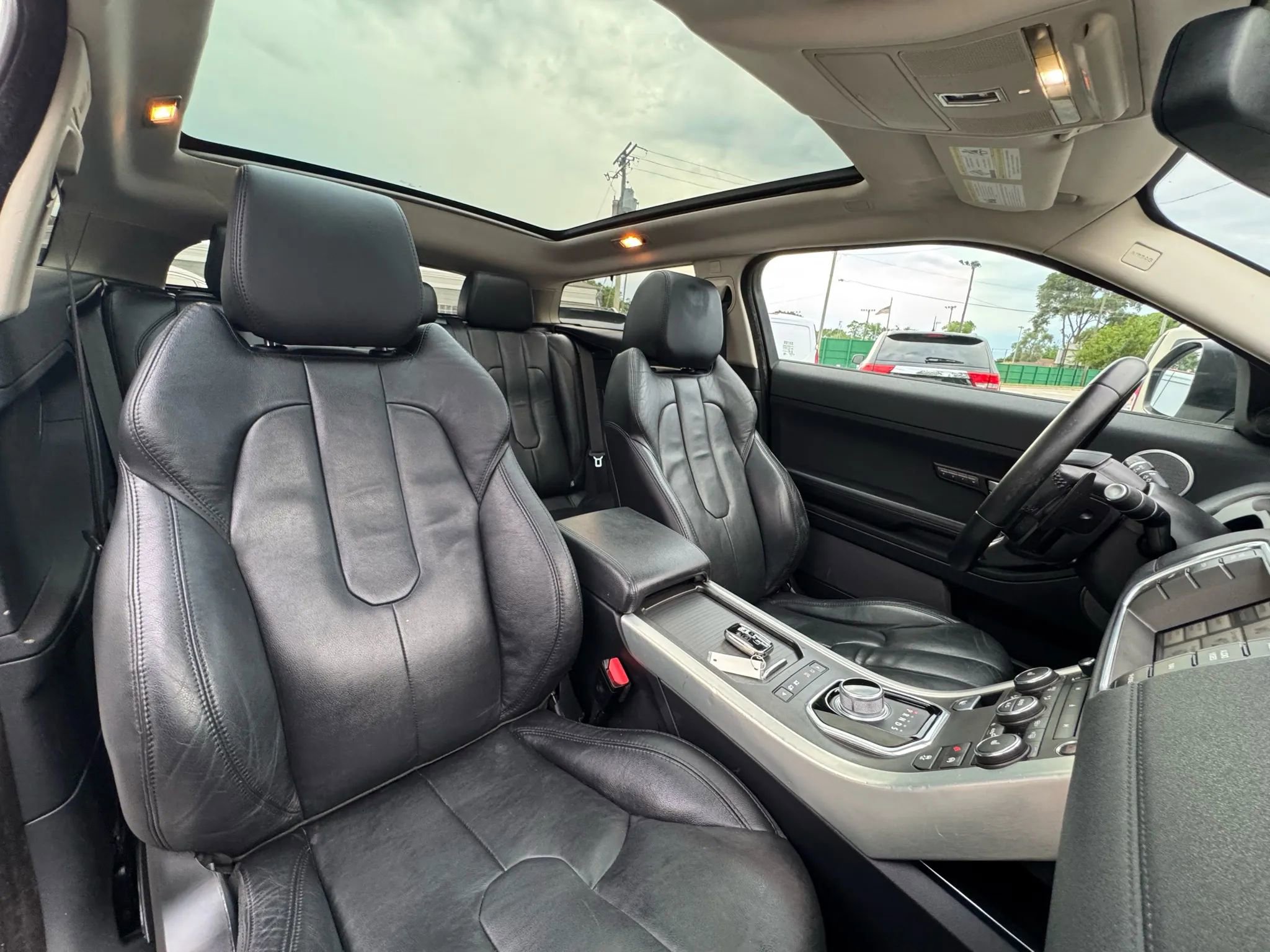 Used 2015 Land Rover Range Rover Evoque Pure Plus AWD/4WD image 18