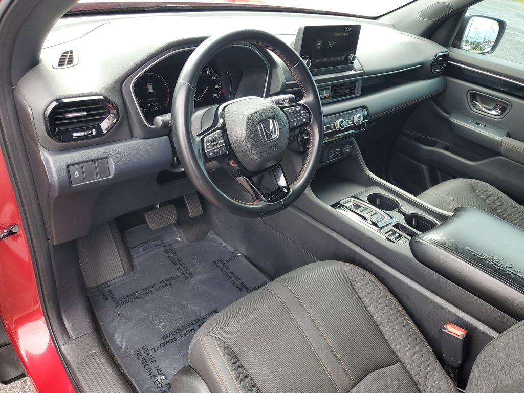 Used 2023 Honda Pilot Sport image 6