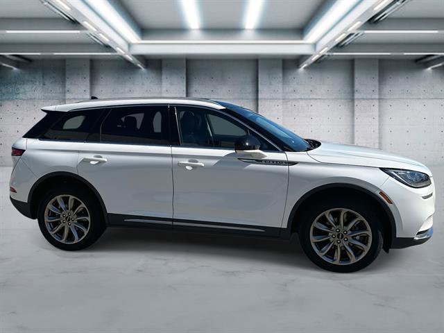 Certified 2022 Lincoln Corsair AWD w/ Premium Package image 3