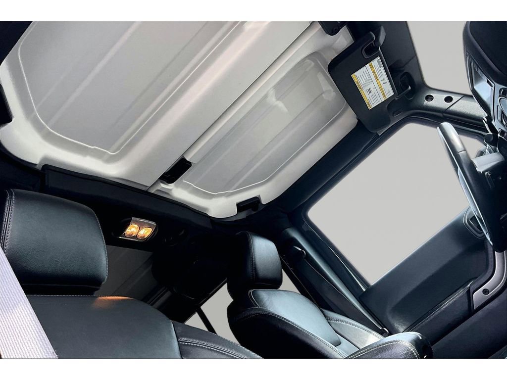 Used 2018 Jeep Wrangler Unlimited Sahara image 18