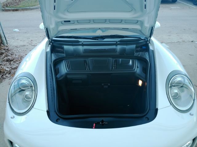 Used 2010 Porsche 911 Turbo image 40