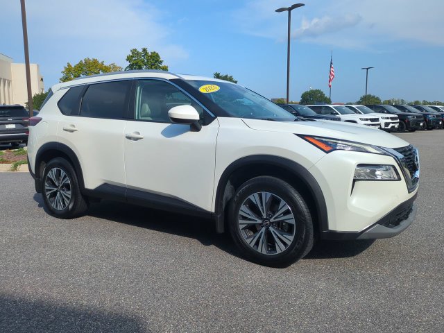 Used 2023 Nissan Rogue SV w/ SV Premium B Package FWD image 2