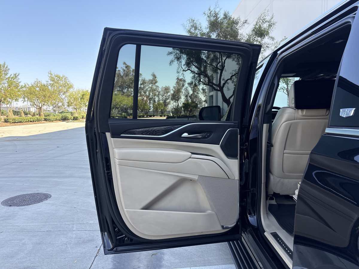 Used 2021 Cadillac Escalade ESV Premium Luxury w/ Driver Assist Tech Package RWD image 13