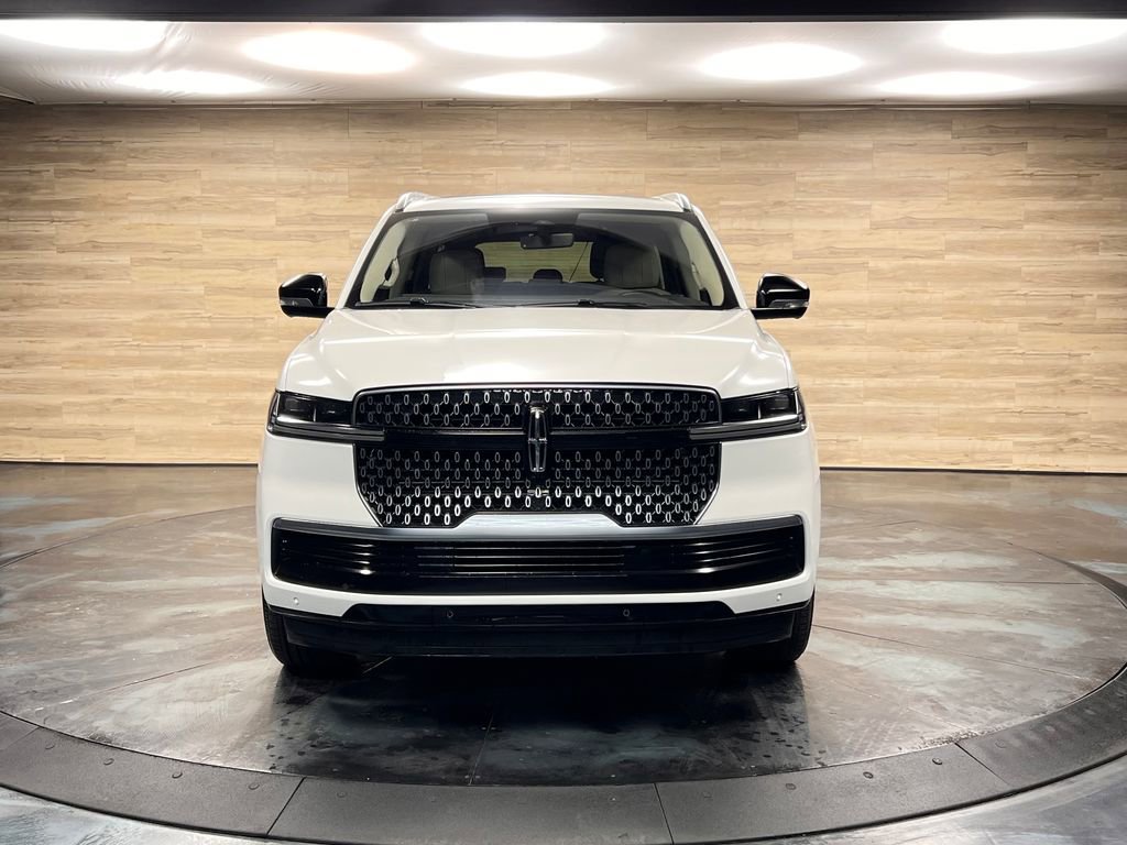 Used 2025 Lincoln Navigator L Reserve image 16