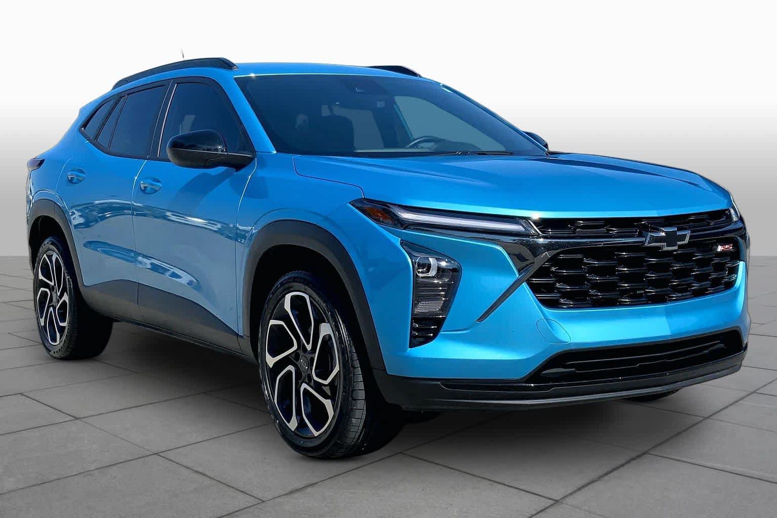 Used 2025 Chevrolet Trax RS FWD image 3
