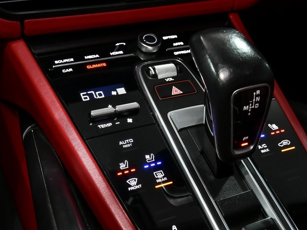 Used 2021 Porsche Cayenne Turbo w/ Assistance Package image 31