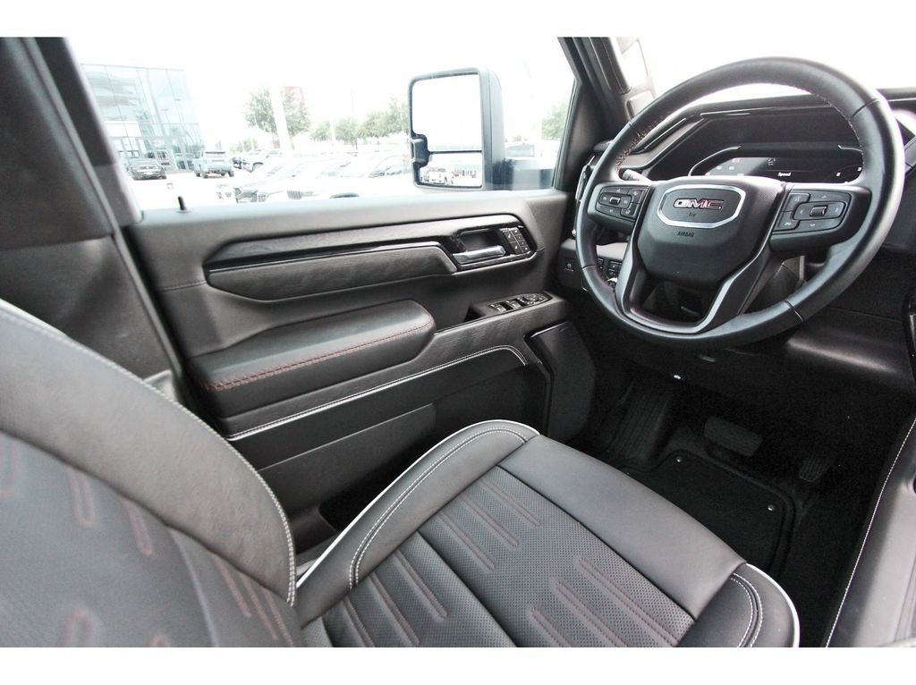 Used 2025 GMC Sierra 2500 AT4X AWD/4WD image 6