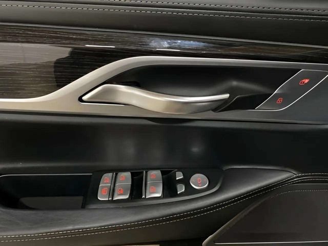 Used 2017 BMW 740i RWD image 31