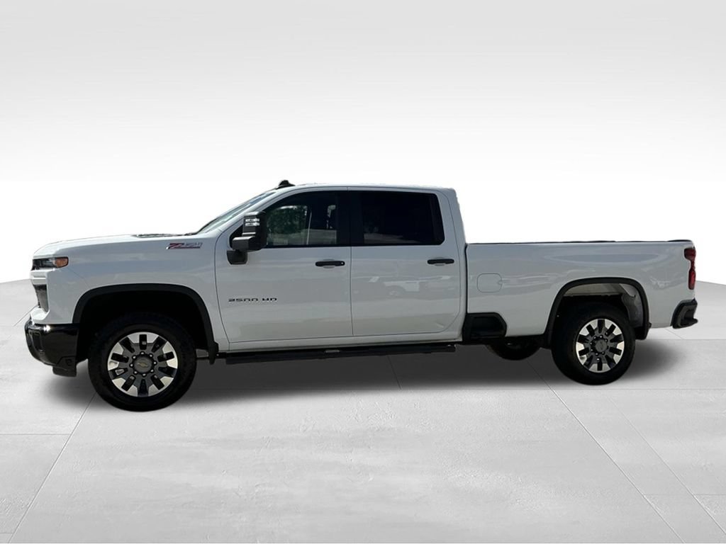Used 2025 Chevrolet Silverado 2500 Custom w/ Custom Value Package AWD/4WD image 3