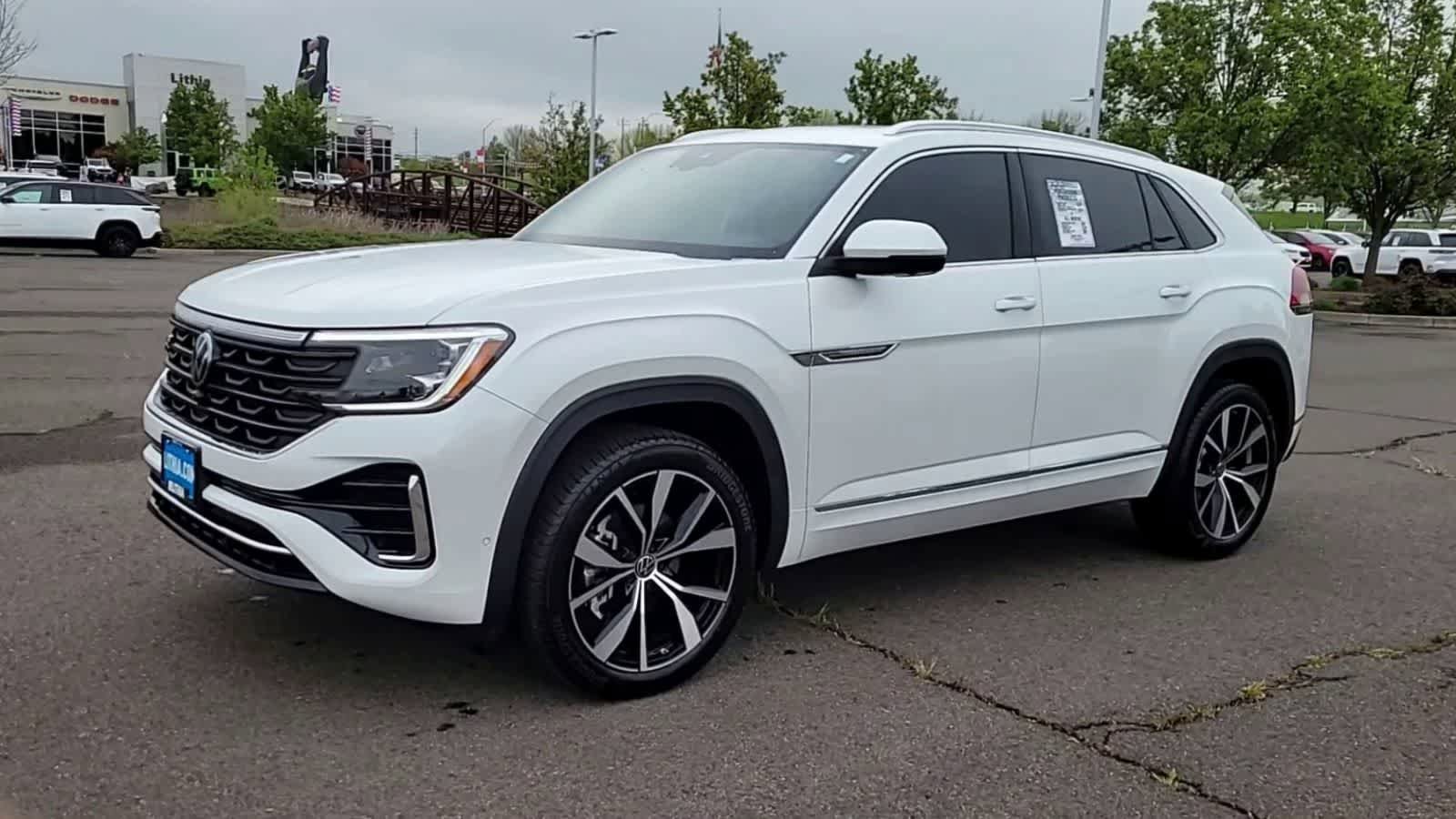 Used 2025 Volkswagen Atlas Cross Sport SEL Premium R-Line AWD/4WD image 4