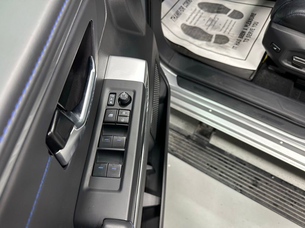 Used 2024 Toyota Tundra Platinum image 9