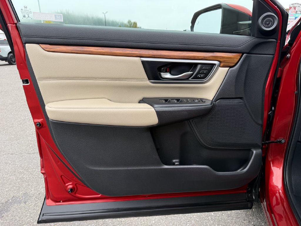 Used 2019 Honda CR-V Touring image 18