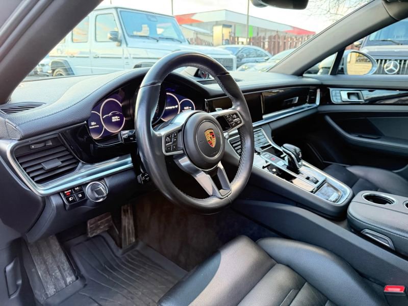 Used 2018 Porsche Panamera 4 w/ Premium Package image 13
