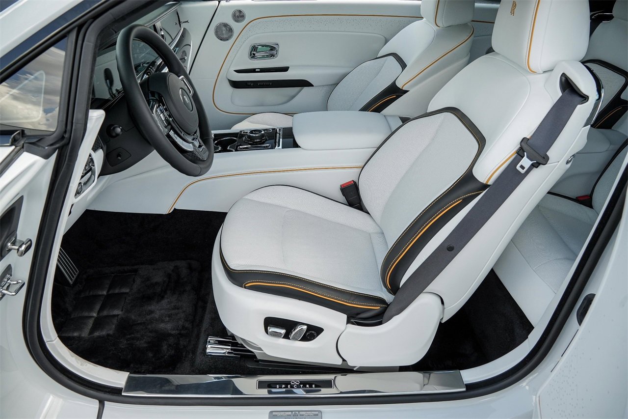 New 2025 Rolls-Royce Spectre Black Badge image 22