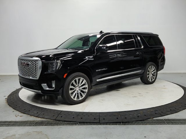 Used 2023 GMC Yukon XL Denali AWD/4WD image 4
