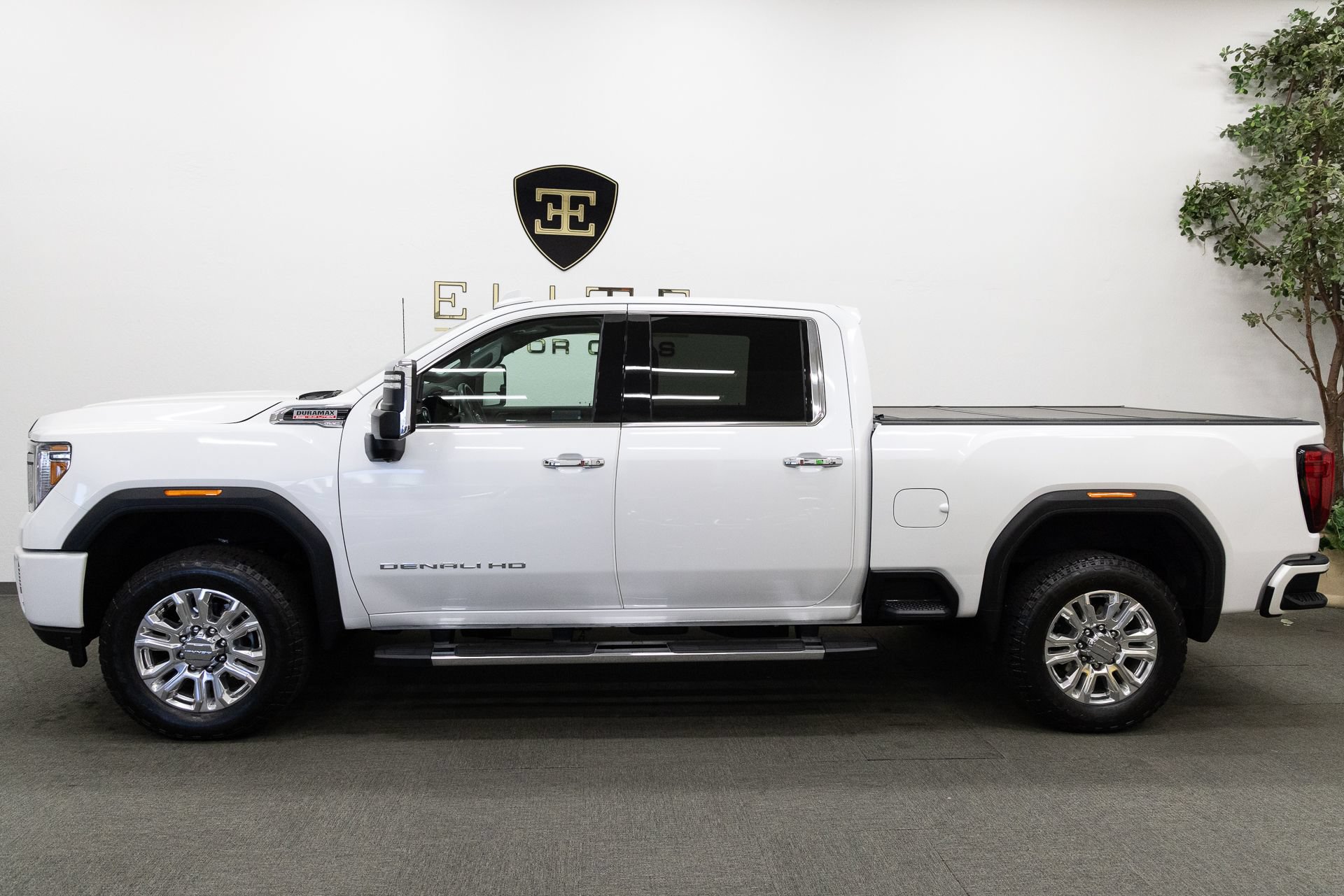 Used 2021 GMC Sierra 2500 Denali w/ Denali Ultimate Package AWD/4WD image 2