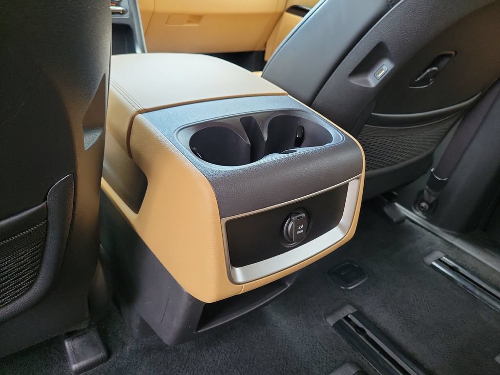 Used 2024 Kia Carnival LX FWD image 12