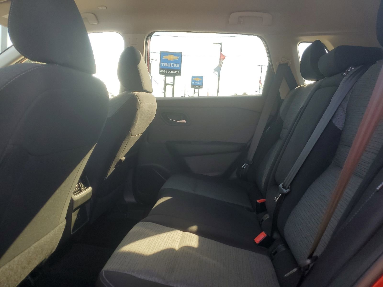 Used 2023 Nissan Rogue SV image 12