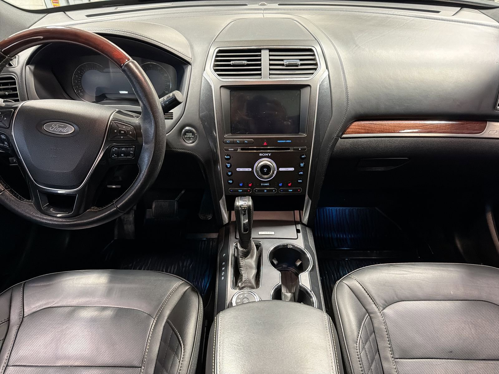 Used 2018 Ford Explorer Platinum AWD/4WD image 20