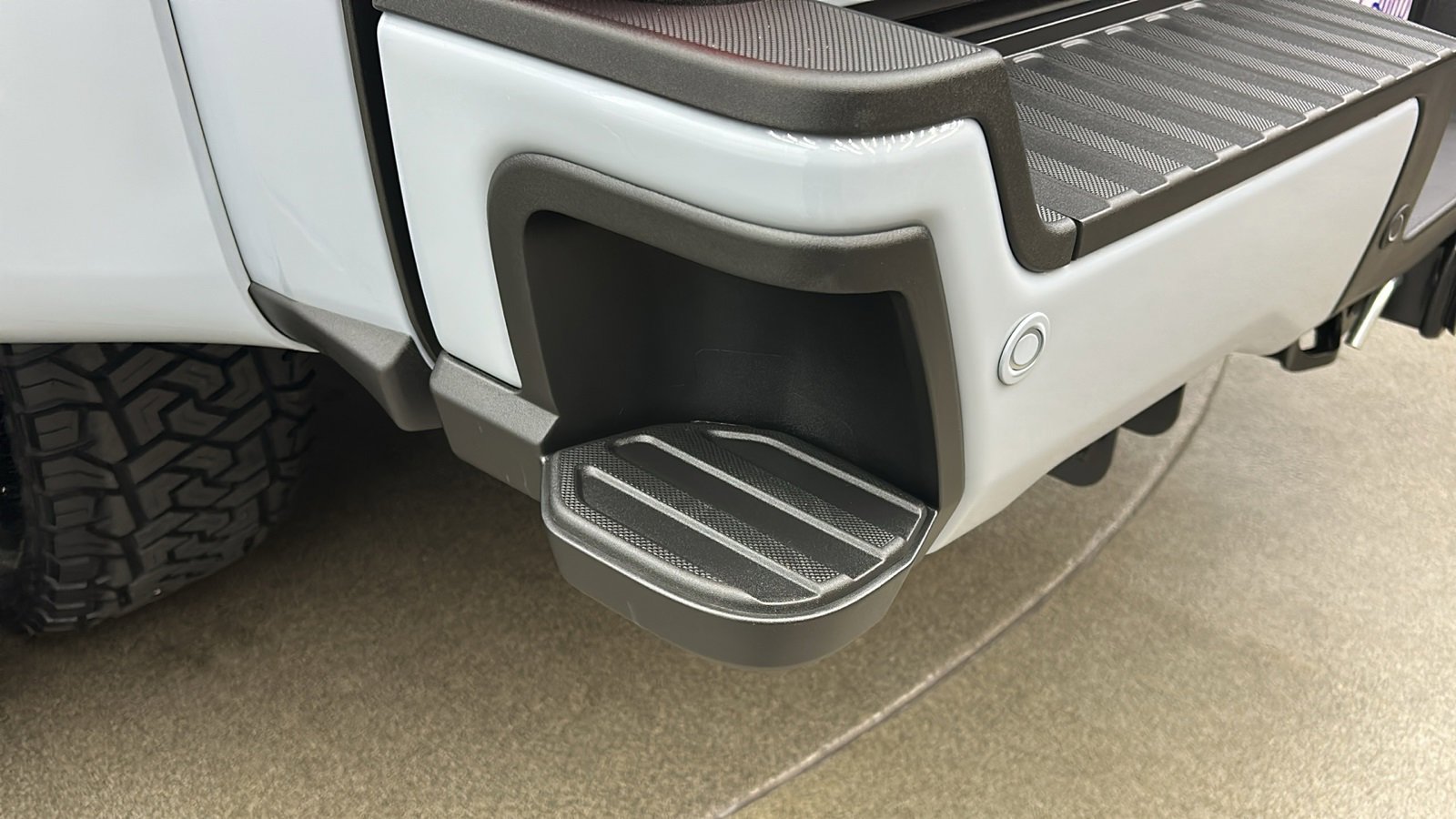 Used 2025 Ford F450 Platinum w/ FX4 Off-Road Package image 15