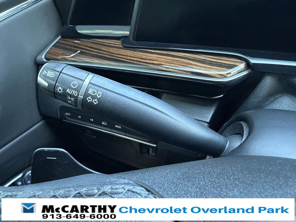 Used 2021 Cadillac Escalade ESV Premium Luxury w/ LPO, Illumination Package image 28