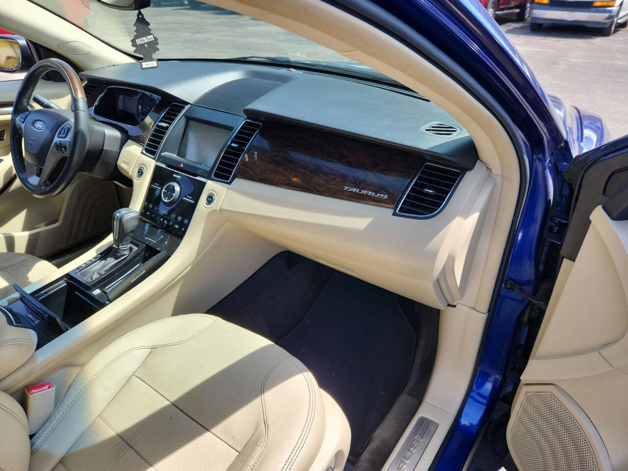 Used 2013 Ford Taurus Limited FWD image 18