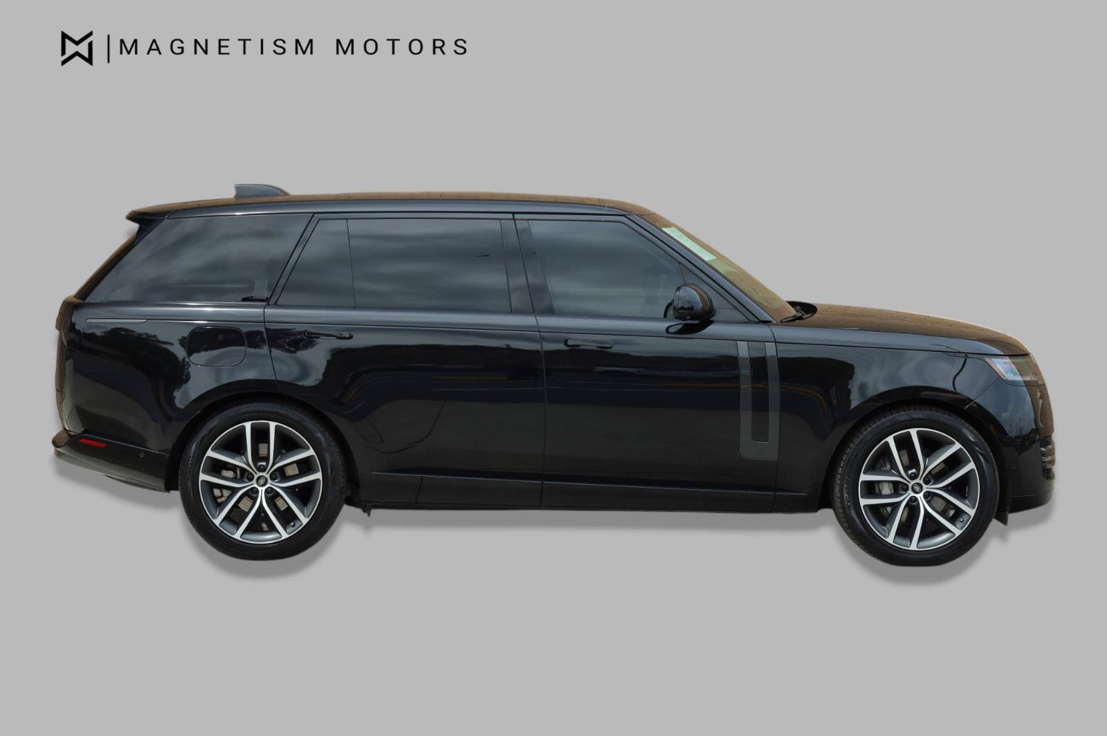 Used 2024 Land Rover Range Rover Long Wheelbase SE AWD/4WD image 2