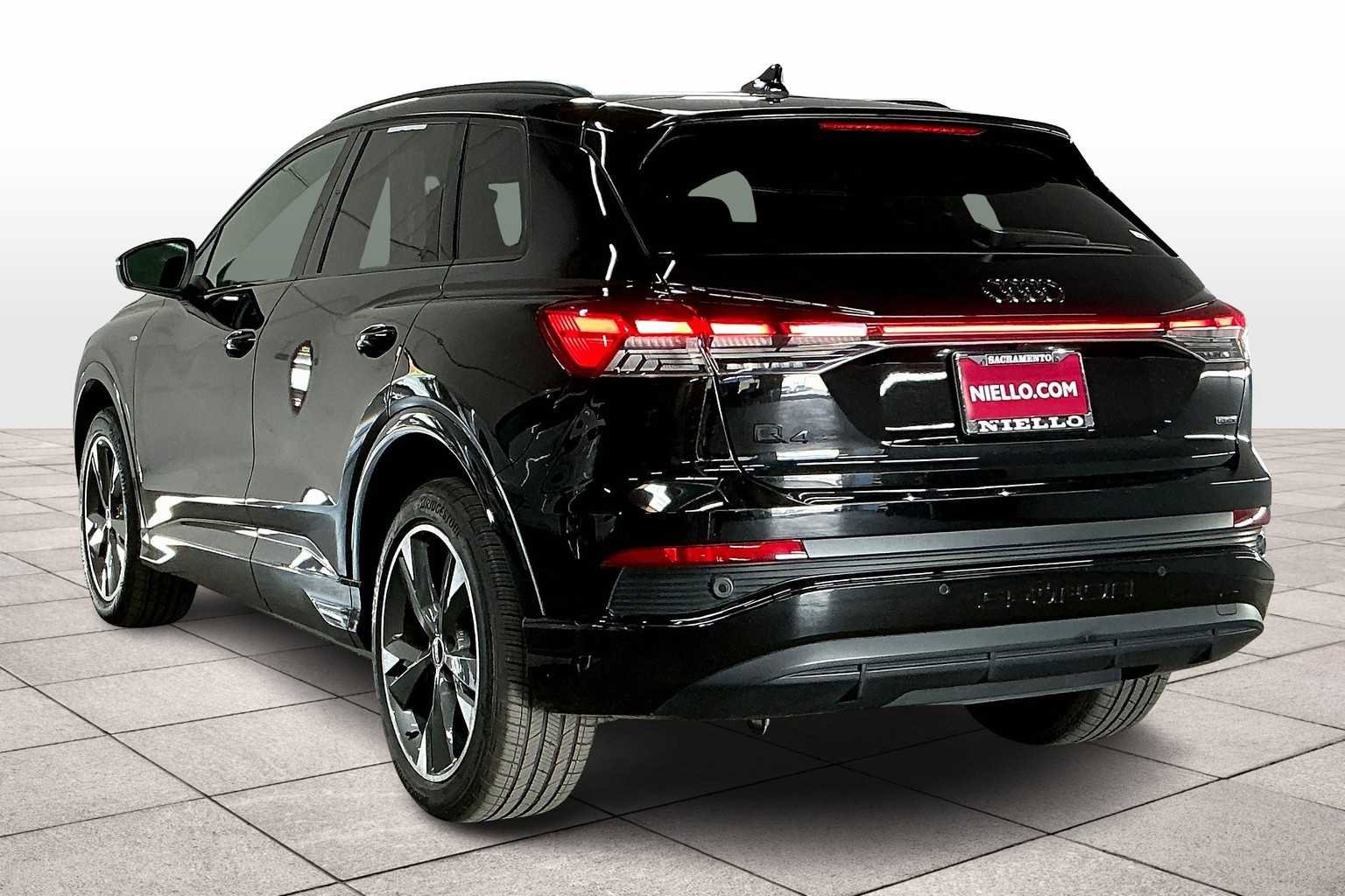 Used 2023 Audi Q4 e-tron Premium w/ Convenience Package image 14