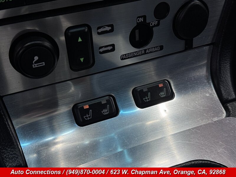 Used 2005 Ford Thunderbird RWD image 14