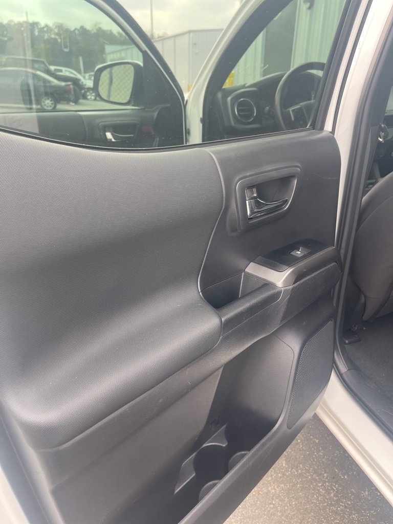 Used 2023 Toyota Tacoma SR image 5