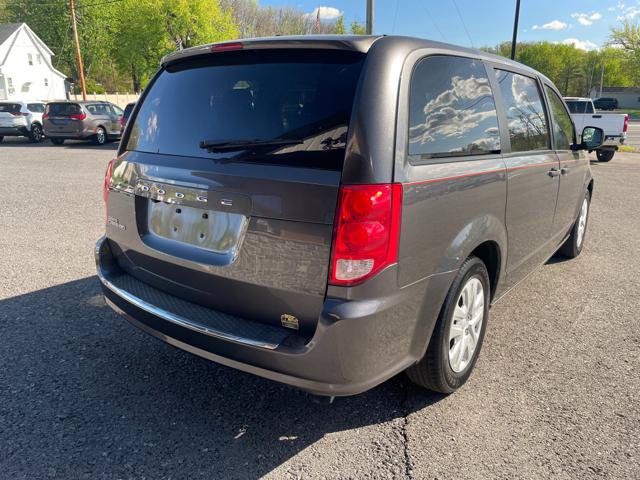 Used 2019 Dodge Grand Caravan SE w/ UConnect Hands-Free Group FWD image 6