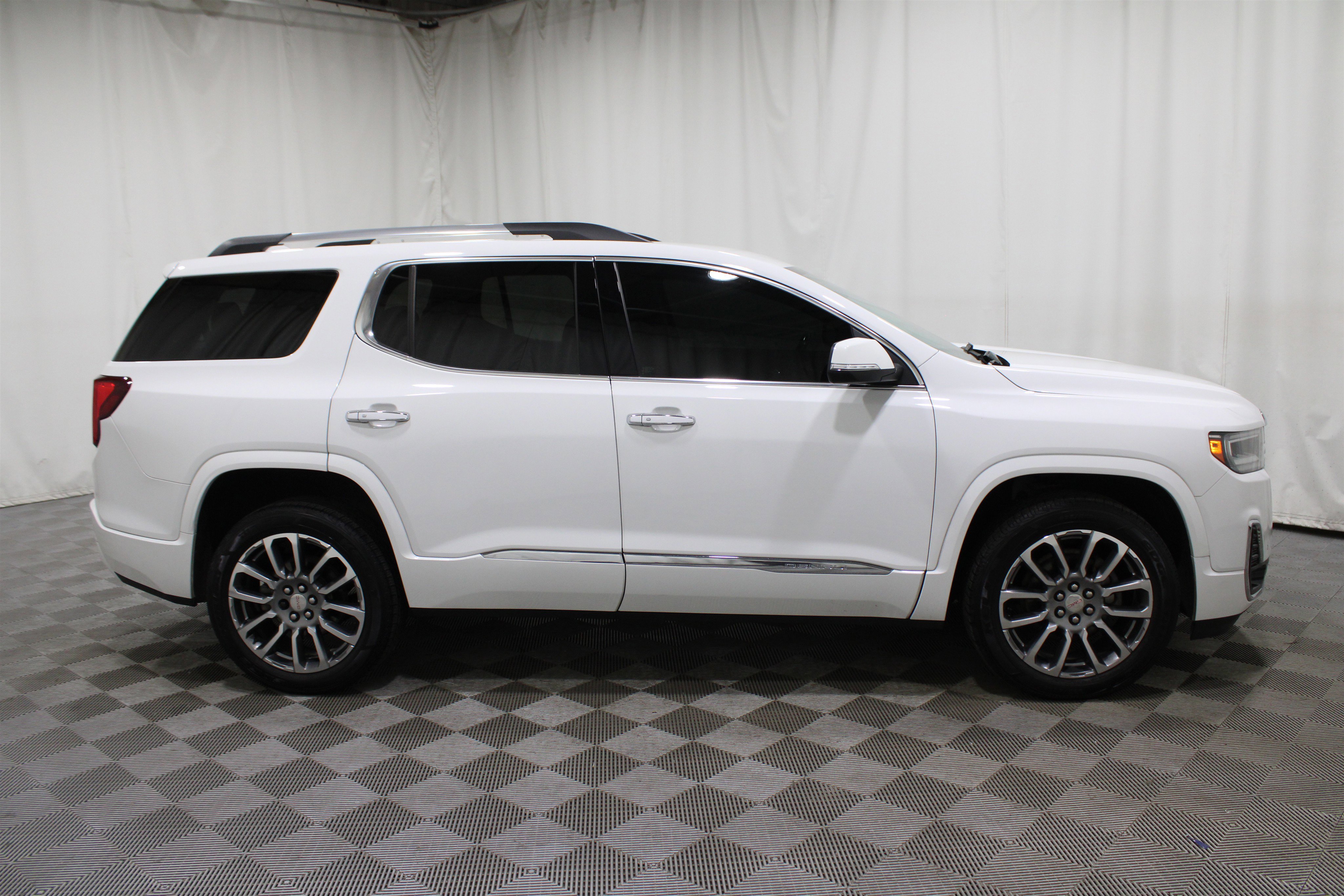 Used 2020 GMC Acadia Denali w/ Trailering Package image 40