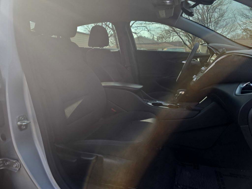 Used 2021 Chevrolet Malibu LS image 20