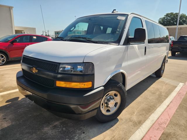 Used 2025 Chevrolet Express 3500 LS RWD image 3
