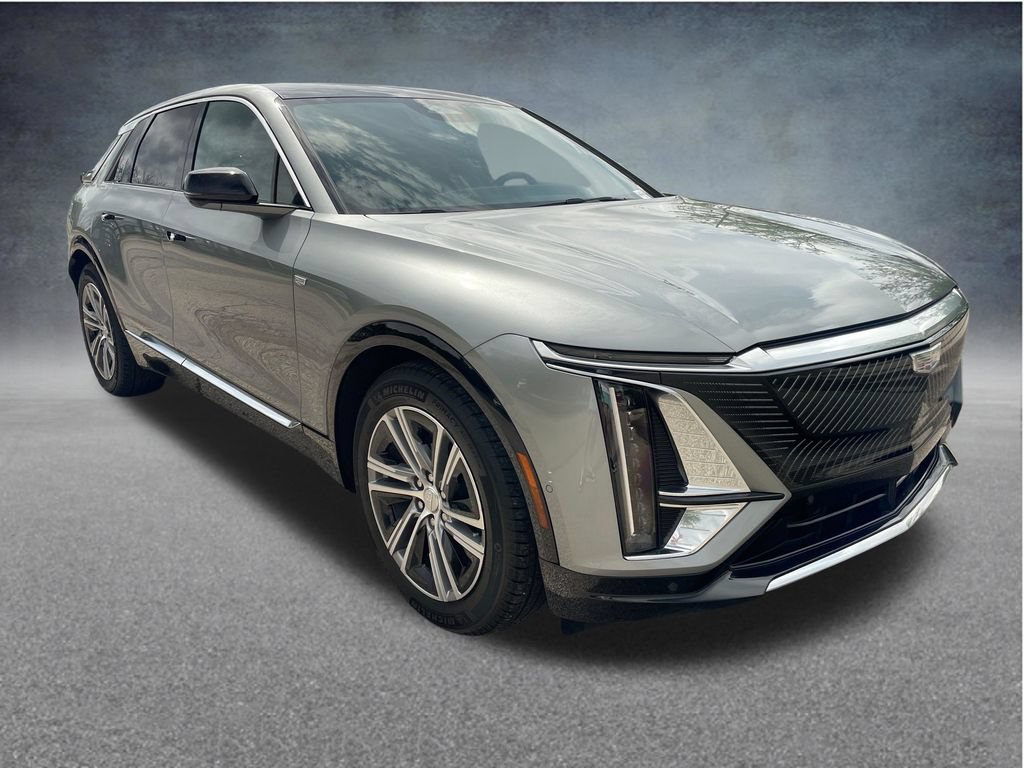 Used 2024 Cadillac Lyriq Luxury w/ LPO, Floor Liner Package AWD/4WD image 2