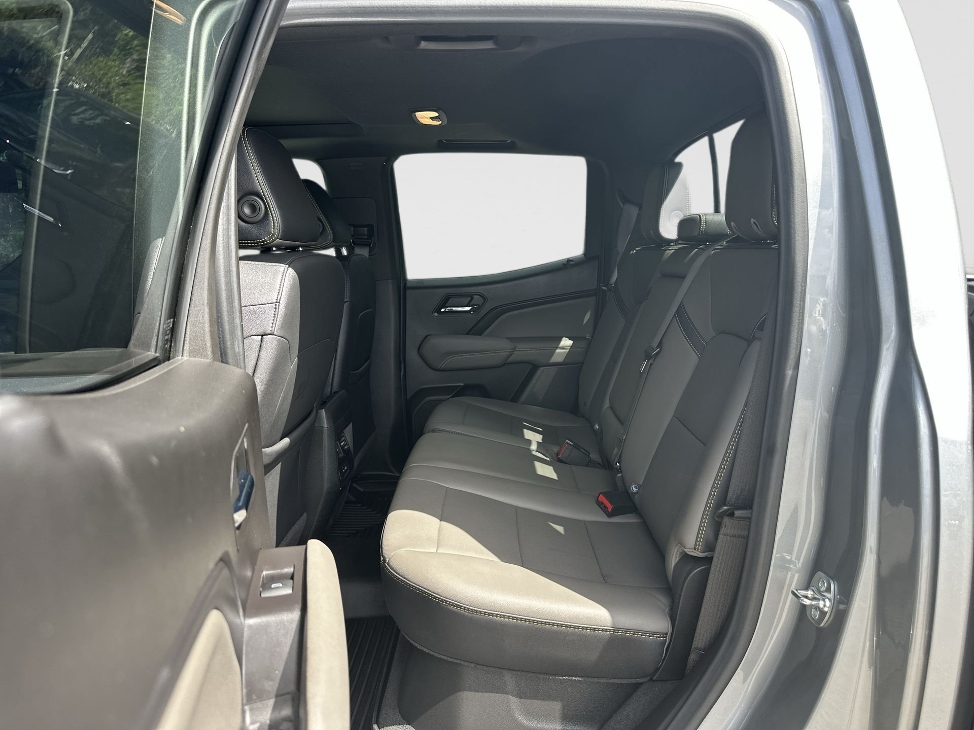 Certified 2024 Chevrolet Colorado ZR2 w/ ZR2 Convenience Package III AWD/4WD image 25