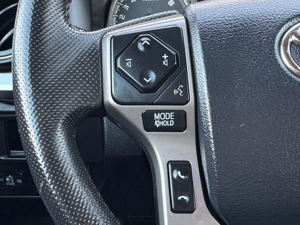 Used 2016 Toyota Tacoma SR5 w/ Towing Package image 32