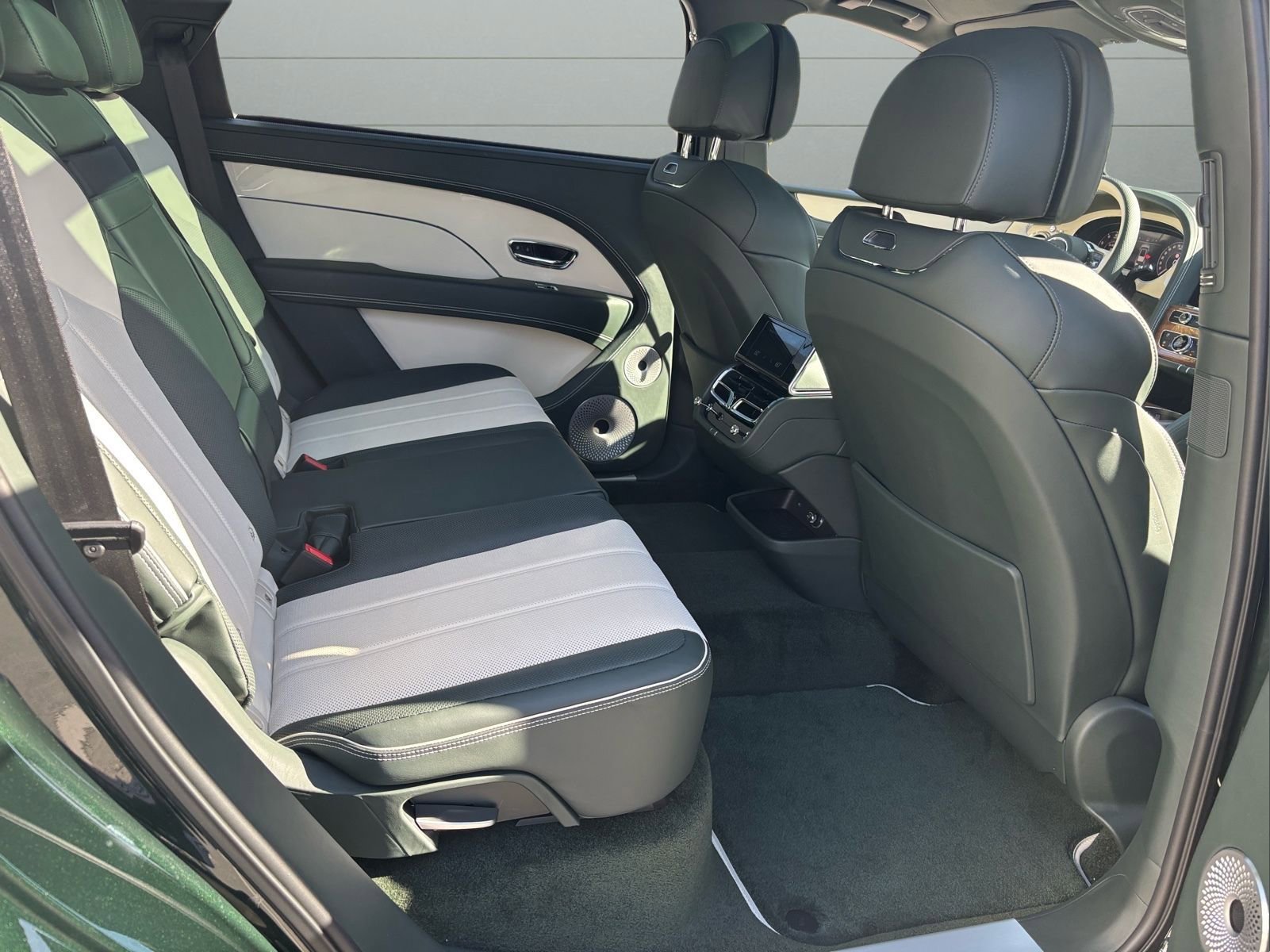New 2025 Bentley Bentayga Extended Wheelbase image 25