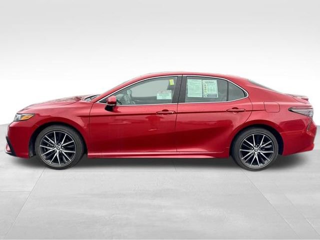 Used 2023 Toyota Camry SE FWD image 5