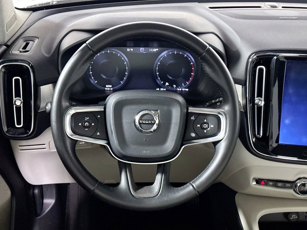 Used 2019 Volvo XC40 T5 Momentum image 13