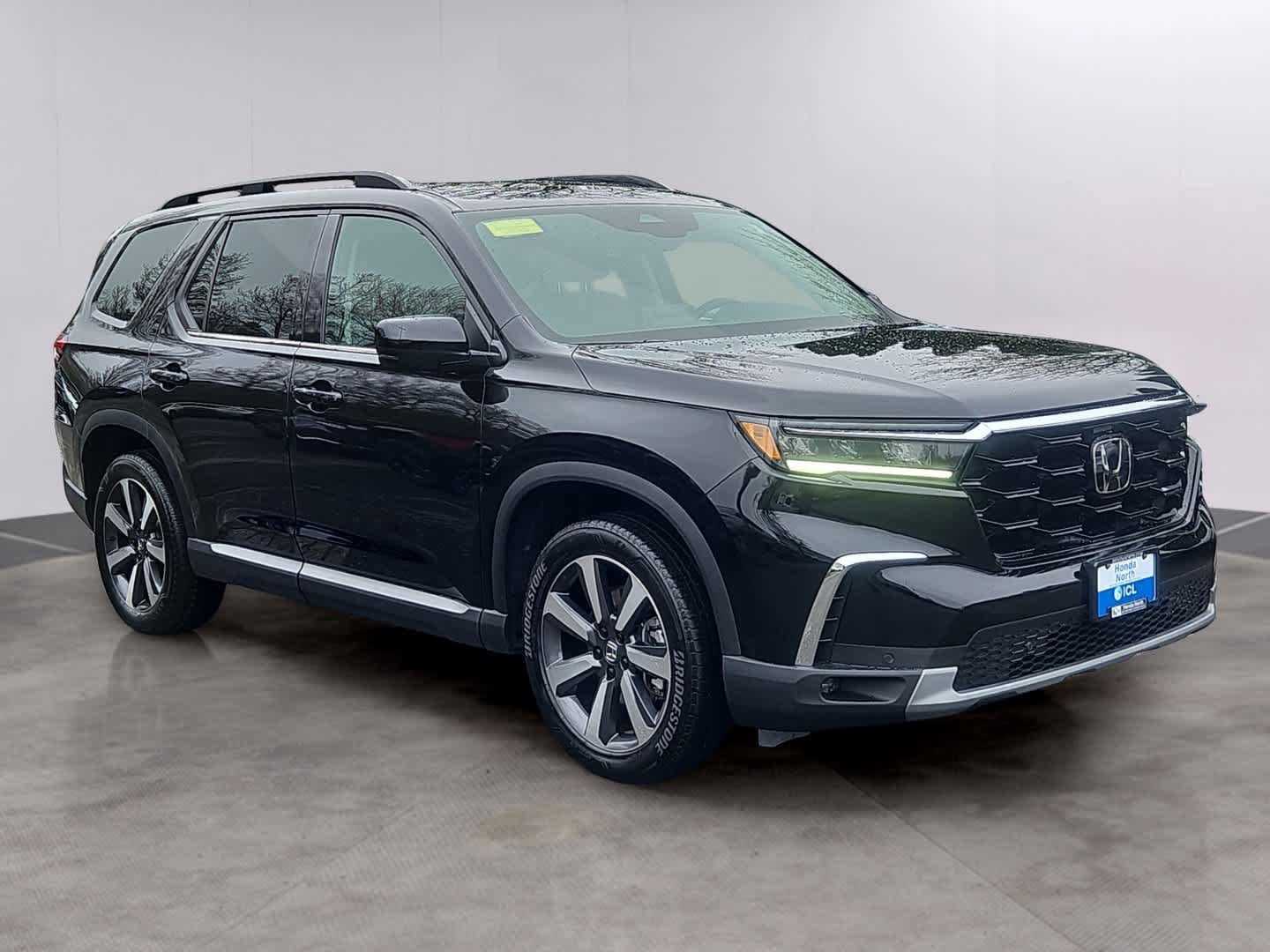 Used 2023 Honda Pilot Touring image 3