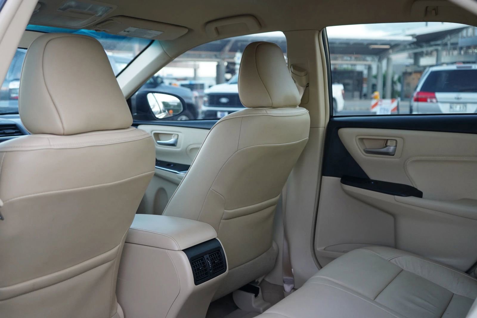 Used 2016 Toyota Camry XLE image 16