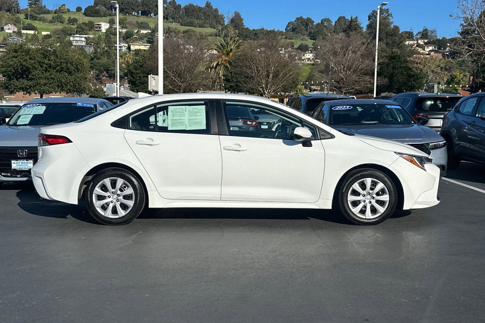 Used 2024 Toyota Corolla LE image 2