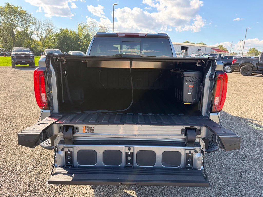 Used 2020 GMC Sierra 1500 SLT w/ SLT Premium Plus Package AWD/4WD image 19